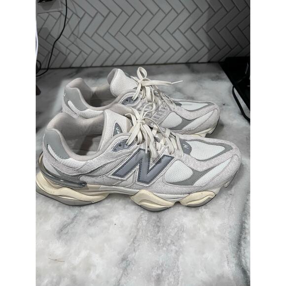 New Balance 9060 U9060ECA Men’s 11 White Grey Suede Mesh Lifestyle Sneakers Shoe main image 4